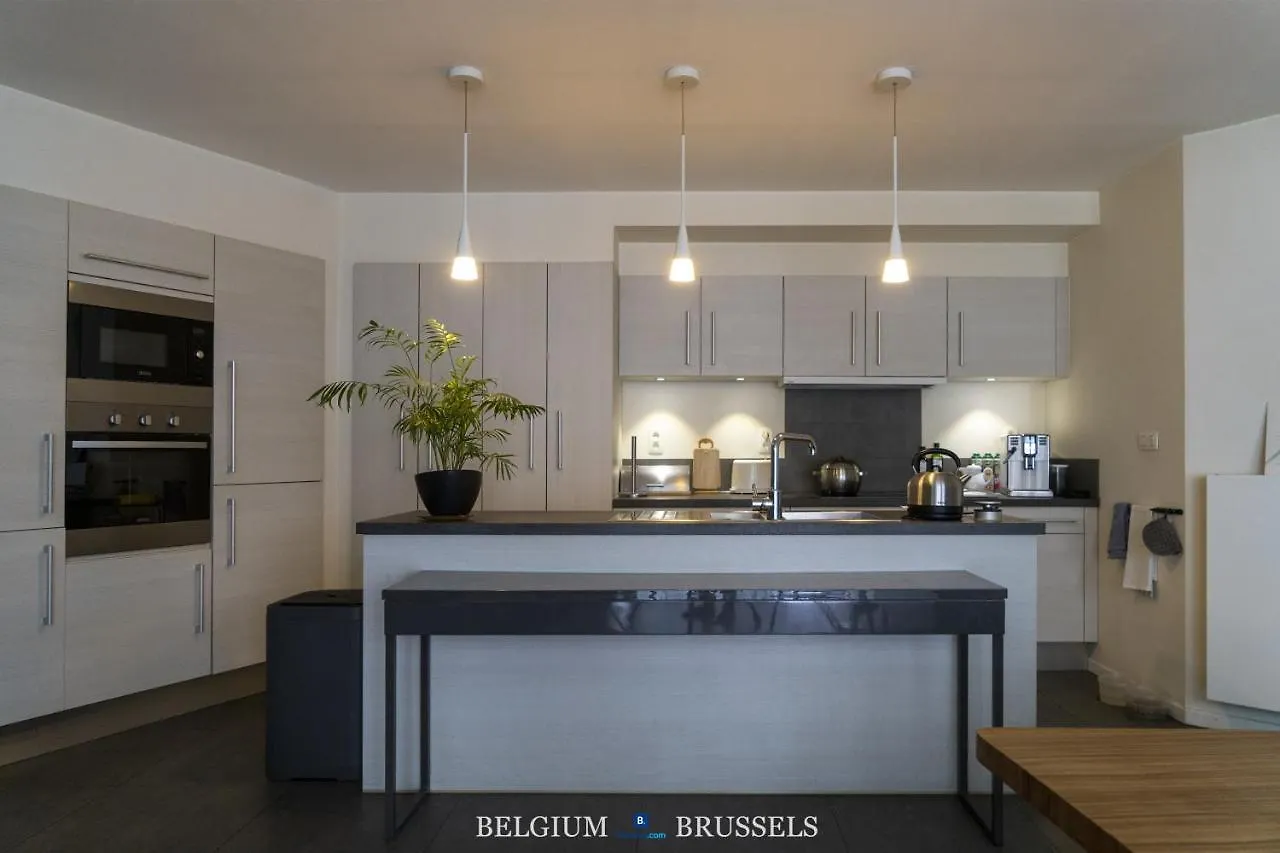Homestay Chic Room With Bathroom - Terrace & Free Parking Brussels